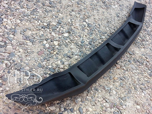 Diffuser on the front bumper of Land Cruiser 200 Goldman 2008-2012