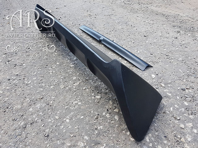 Spoiler on the trunk of Land Cruiser 200 from Wald 2008-2015