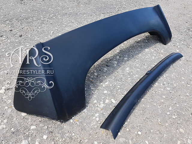 Spoiler on the trunk of Land Cruiser 200 from Wald 2008-2015