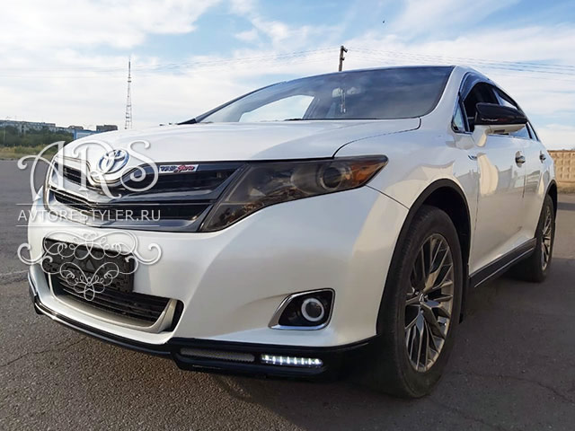 Mz Speed trim on the front bumper of Toyota Venza 2008-2012